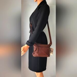 VINTAGE Brown Leather Crossbody Bag.